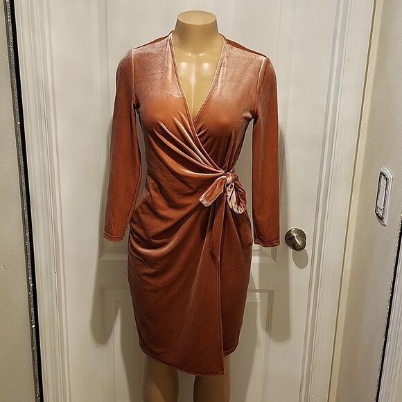 BRAND NEW ANNE KLEIN WOMEN'S VELVET SHORT LONG SLEEVE SHEATH DRESS - Picture 2 of 14